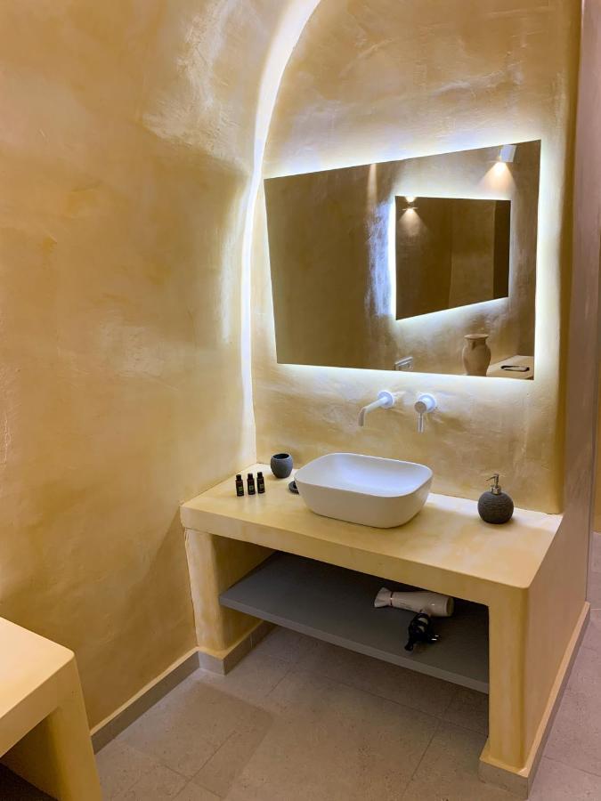 M Residence Santorini Conelia Cave Fira  Exteriör bild