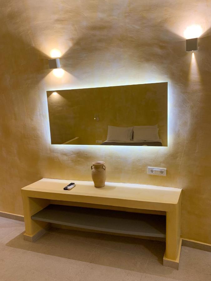 M Residence Santorini Conelia Cave Fira  Exteriör bild